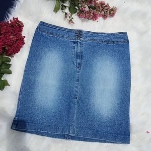 Ralph Lauren Skirt 💎$5 when you bundle 5 💎